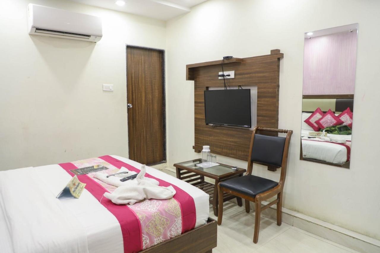 Hotel Plaza Executive - Near Bkc Mumbai Bagian luar foto