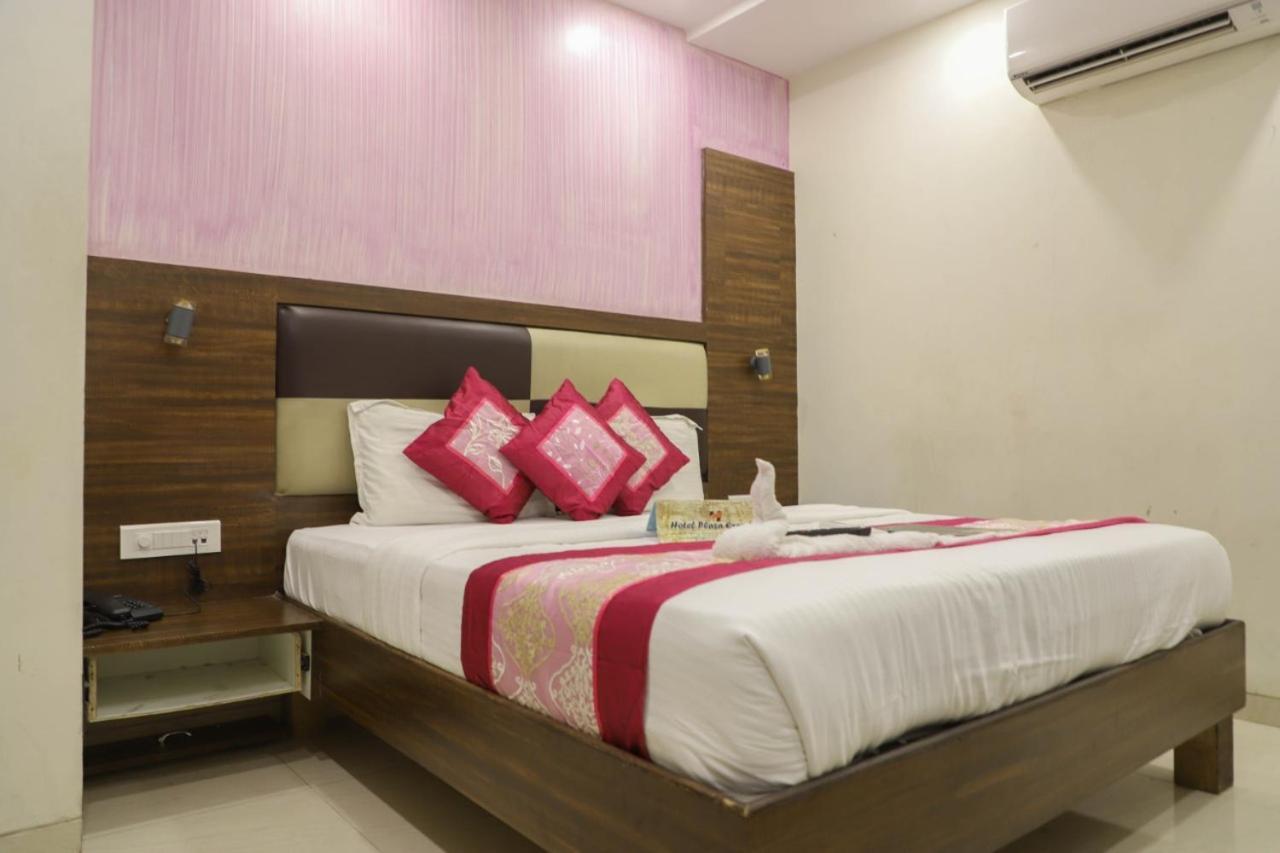 Hotel Plaza Executive - Near Bkc Mumbai Bagian luar foto