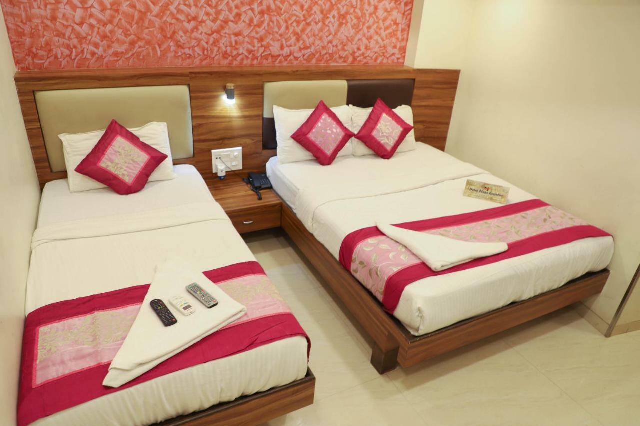 Hotel Plaza Executive - Near Bkc Mumbai Bagian luar foto