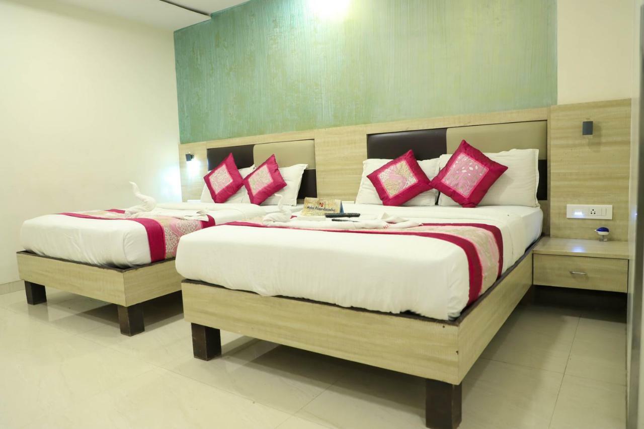 Hotel Plaza Executive - Near Bkc Mumbai Bagian luar foto