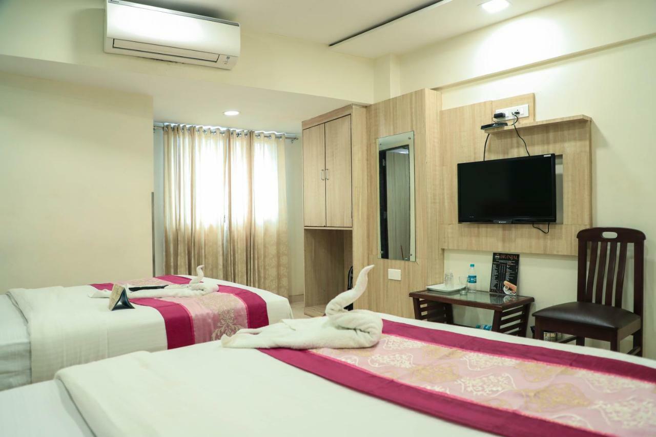 Hotel Plaza Executive - Near Bkc Mumbai Bagian luar foto