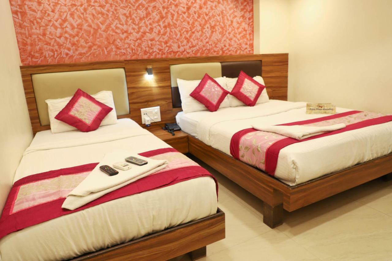Hotel Plaza Executive - Near Bkc Mumbai Bagian luar foto