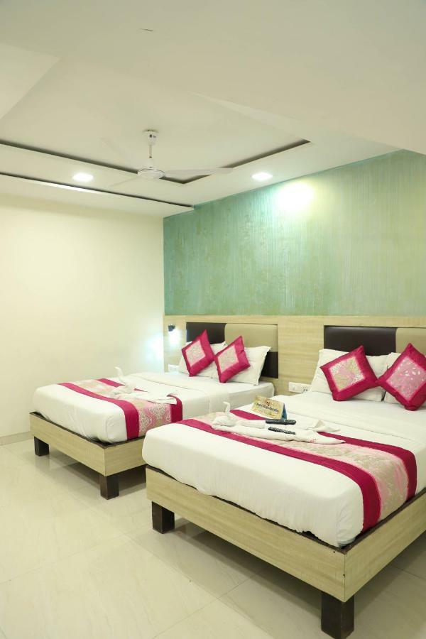 Hotel Plaza Executive - Near Bkc Mumbai Bagian luar foto