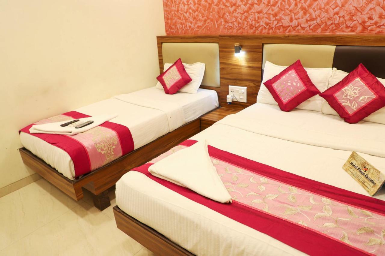 Hotel Plaza Executive - Near Bkc Mumbai Bagian luar foto