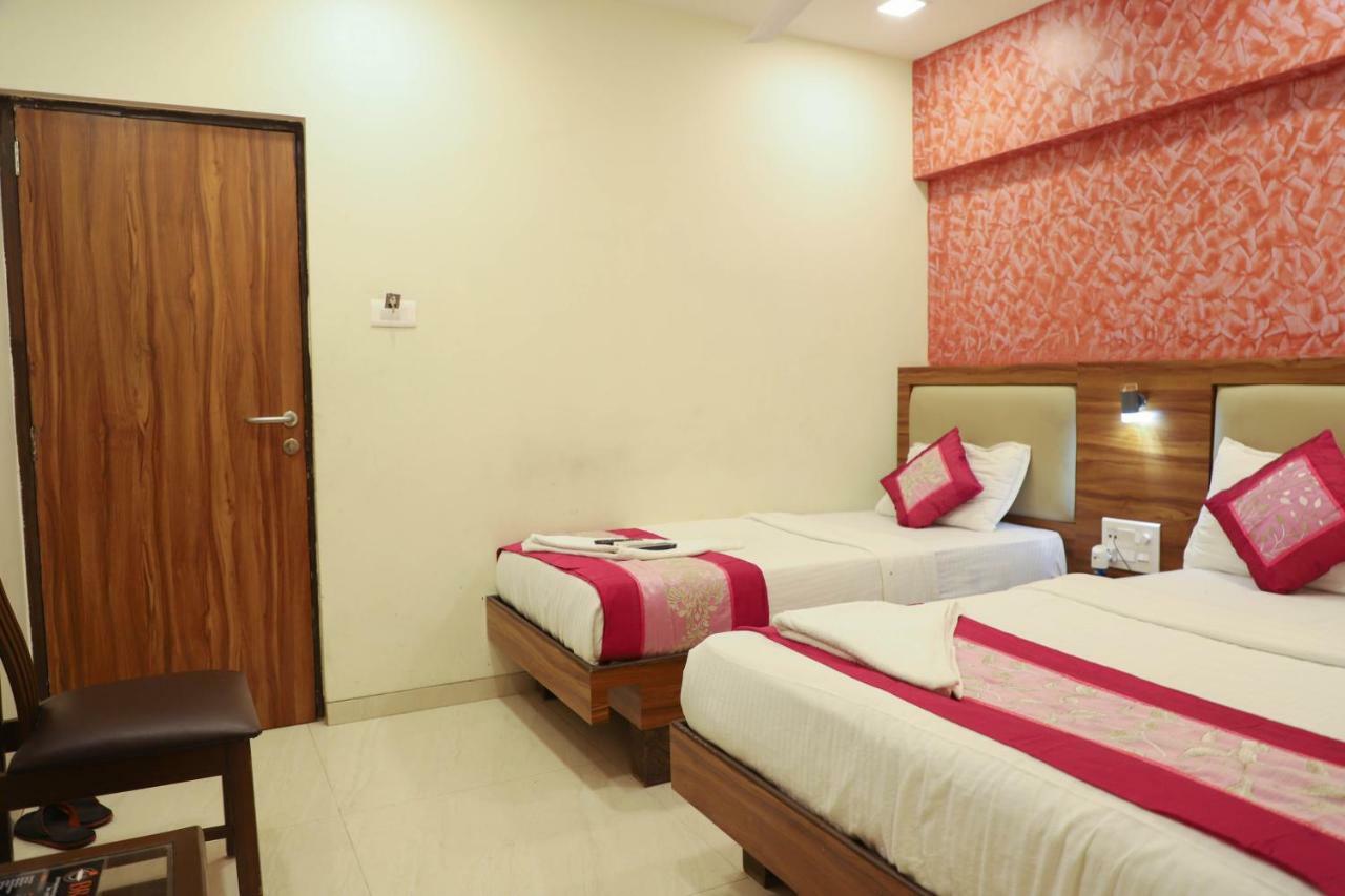 Hotel Plaza Executive - Near Bkc Mumbai Bagian luar foto