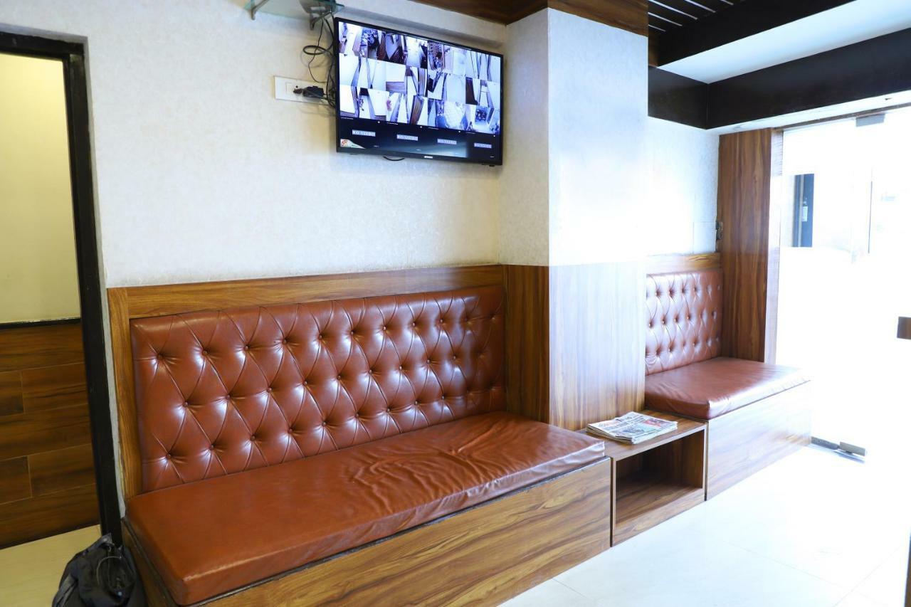Hotel Plaza Executive - Near Bkc Mumbai Bagian luar foto