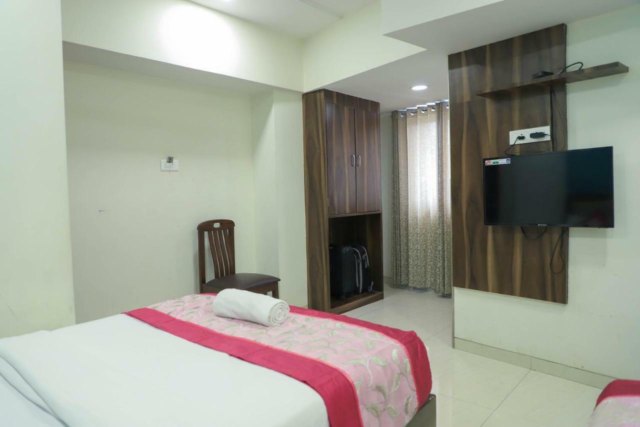 Hotel Plaza Executive - Near Bkc Mumbai Bagian luar foto