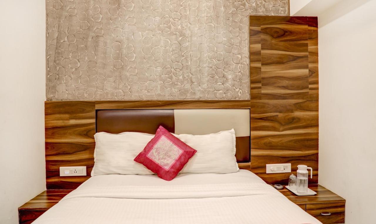 Hotel Plaza Executive - Near Bkc Mumbai Bagian luar foto