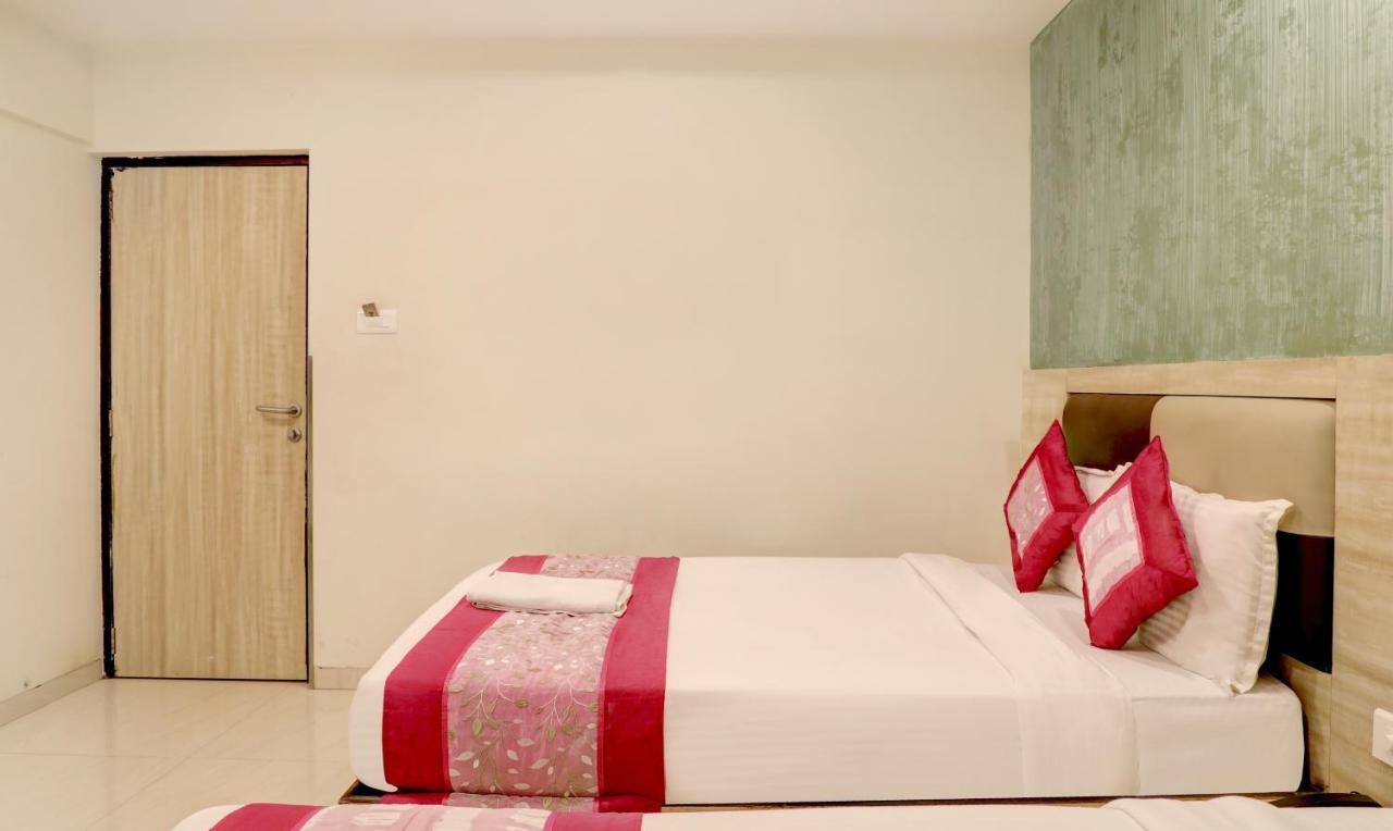 Hotel Plaza Executive - Near Bkc Mumbai Bagian luar foto